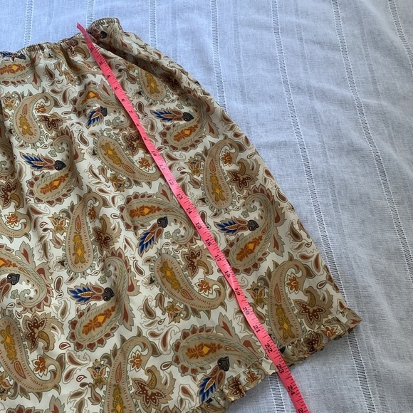 Kathy Ireland Y2k Paisley Print Skirt in Beige. - Picture 8 of 10